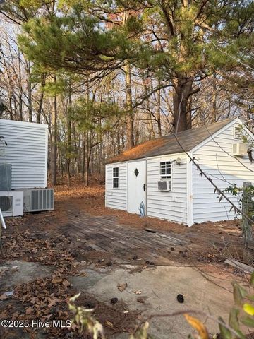 241 Torchwood Road, Carthage, NC 28327