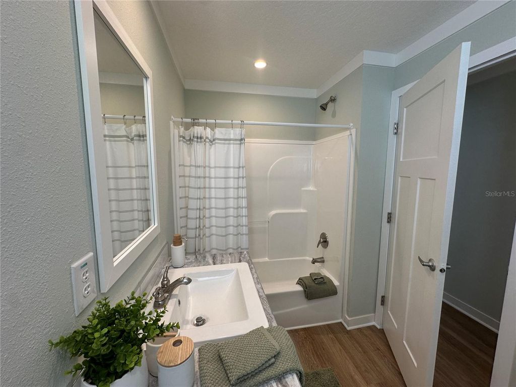 Image 11 of property listing at 330 TRAILORAMA DRIVE, North Port, FL 34287