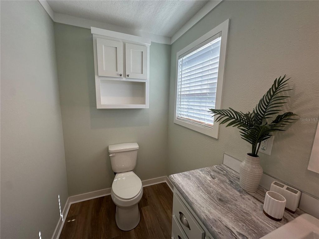 Image 9 of property listing at 330 TRAILORAMA DRIVE, North Port, FL 34287