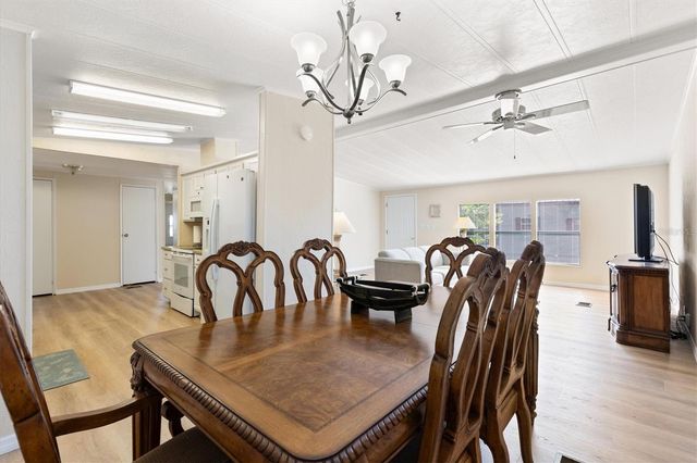 5556 COLUMBUS CIRCLE, Wildwood, FL 34785
