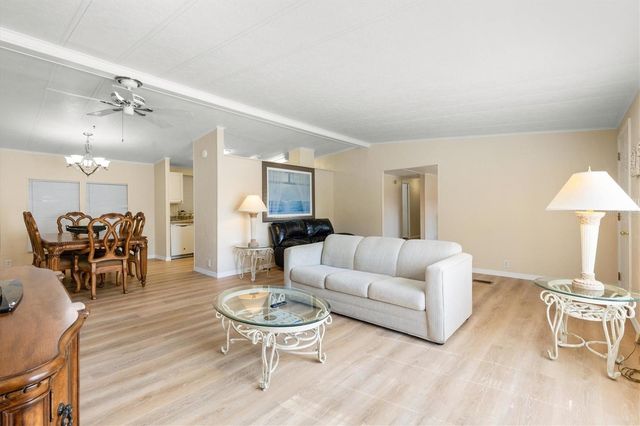 5556 COLUMBUS CIRCLE, Wildwood, FL 34785