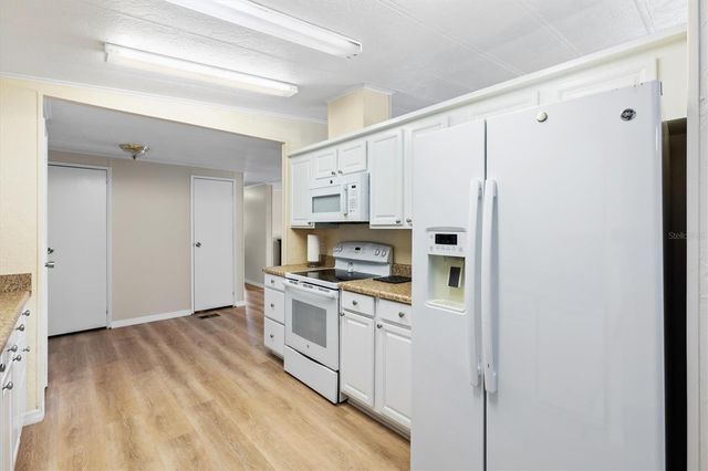 5556 COLUMBUS CIRCLE, Wildwood, FL 34785