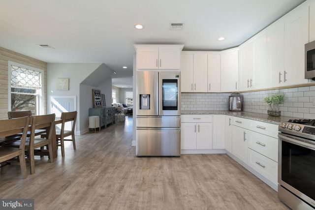 2005 LONG BEACH BLVD, Beach Haven, NJ 08008