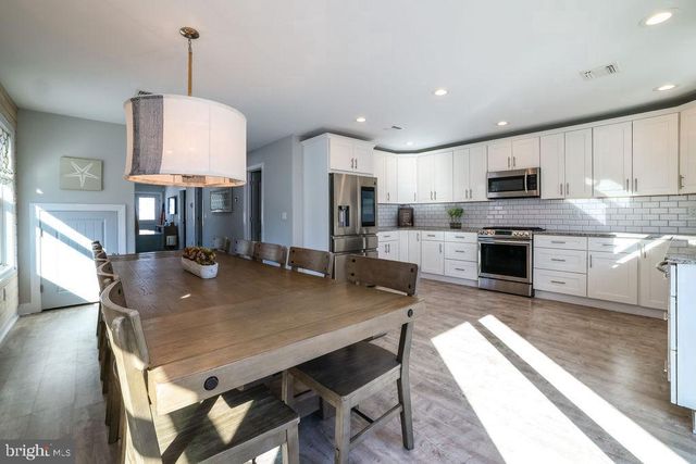 2005 LONG BEACH BLVD, Beach Haven, NJ 08008