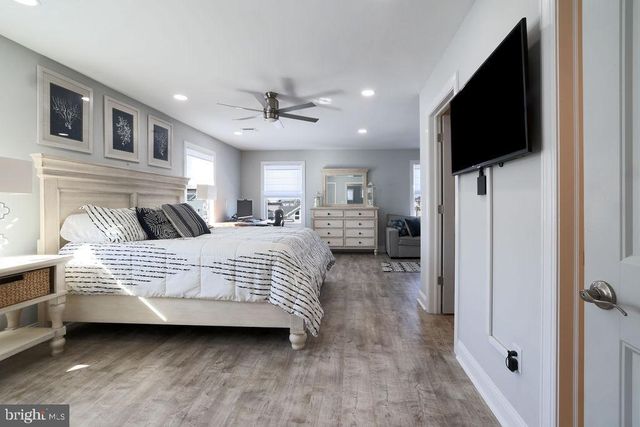 2005 LONG BEACH BLVD, Beach Haven, NJ 08008