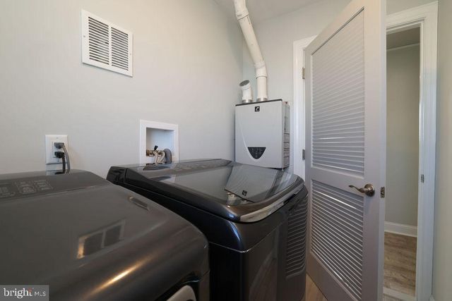 2005 LONG BEACH BLVD, Beach Haven, NJ 08008