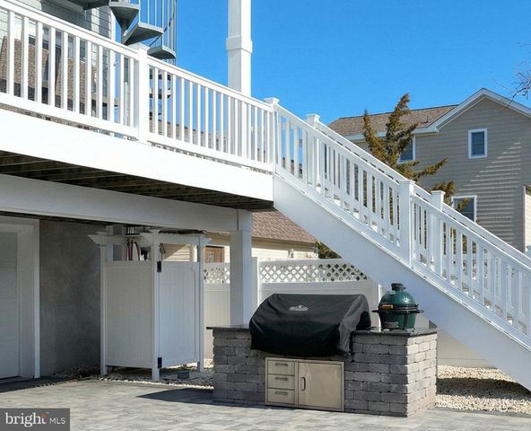2005 LONG BEACH BLVD, Beach Haven, NJ 08008