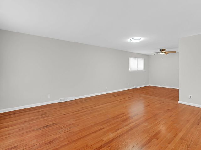 8844 S Prairie Avenue, Chicago, IL 60619