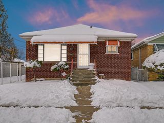 8844 S Prairie Avenue, Chicago, IL 60619