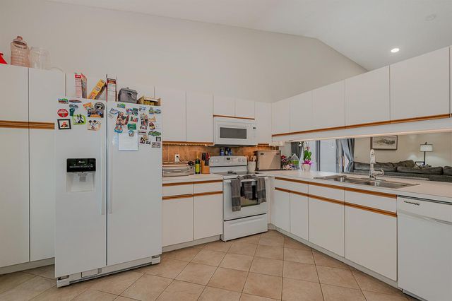 4 Verwood Way, Boynton Beach, FL 33426