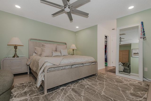 4 Verwood Way, Boynton Beach, FL 33426