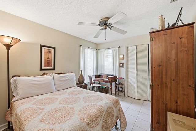 2118 Discovery Circle W, Deerfield Beach, FL 33442