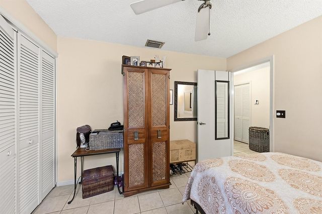 2118 Discovery Circle W, Deerfield Beach, FL 33442