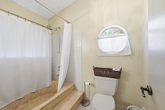 2118 Discovery Circle W, Deerfield Beach, FL 33442