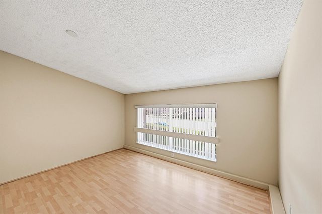 2118 Discovery Circle W, Deerfield Beach, FL 33442
