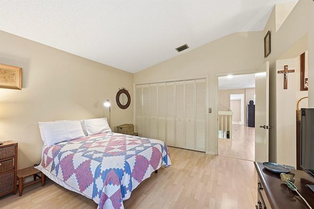 2118 Discovery Circle W, Deerfield Beach, FL 33442