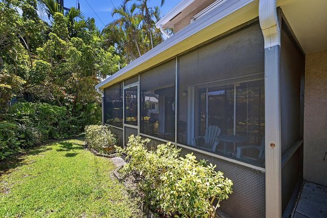 2118 Discovery Circle W, Deerfield Beach, FL 33442