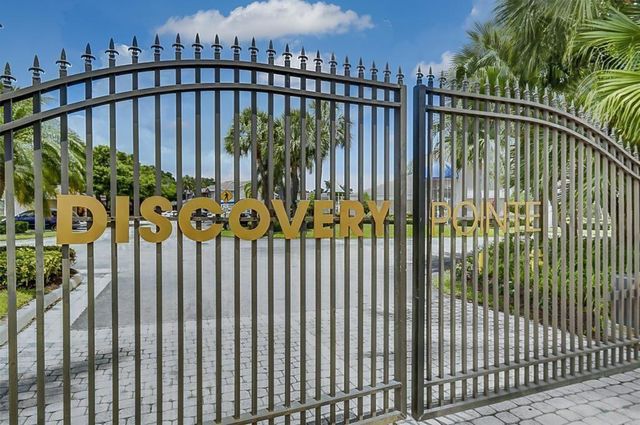 2118 Discovery Circle W, Deerfield Beach, FL 33442