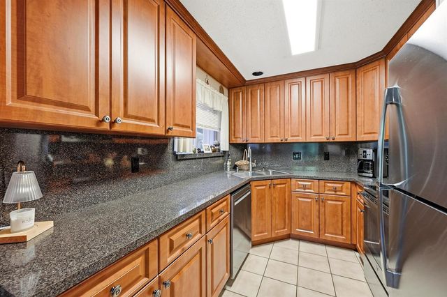 2118 Discovery Circle W, Deerfield Beach, FL 33442