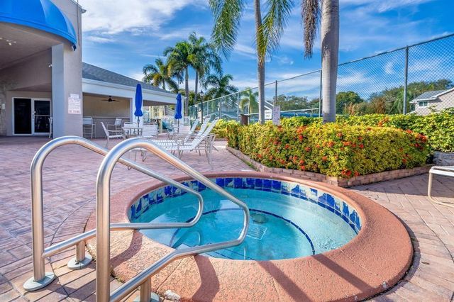 2118 Discovery Circle W, Deerfield Beach, FL 33442