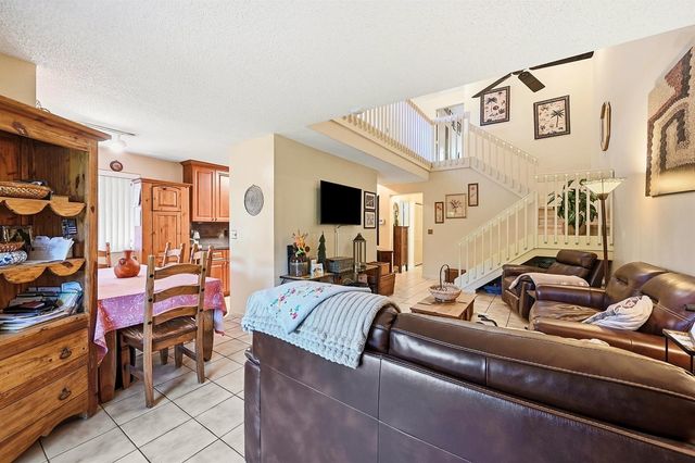2118 Discovery Circle W, Deerfield Beach, FL 33442