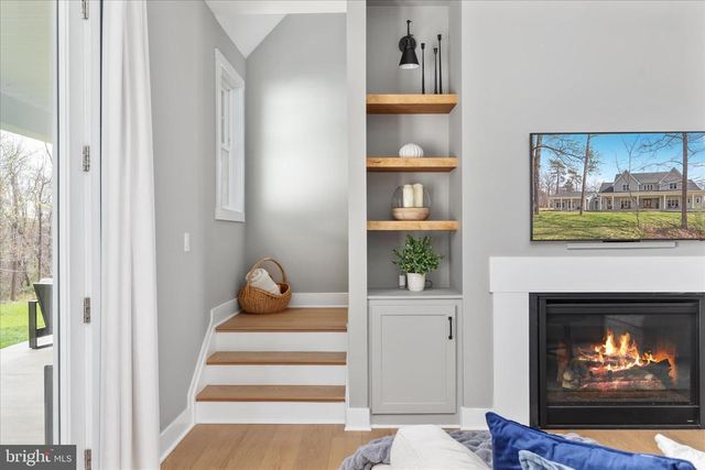 8189 SUMMERFIELD HILLS DR, Warrenton, VA 20186