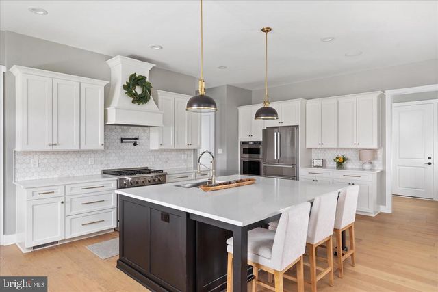 8189 SUMMERFIELD HILLS DR, Warrenton, VA 20186