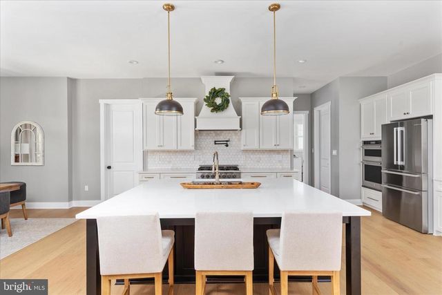 8189 SUMMERFIELD HILLS DR, Warrenton, VA 20186