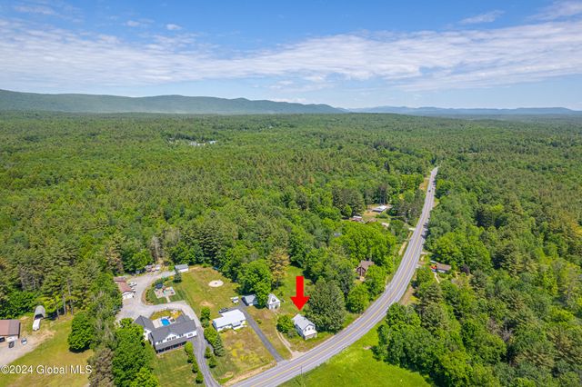 315 N Greenfield Road, Greenfield, NY 12859