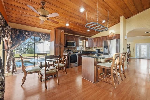 8213 Cassia Ter, Tamarac, FL 33321