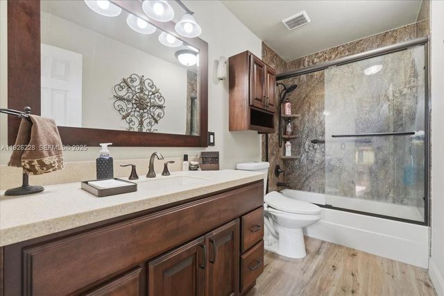 8213 Cassia Ter, Tamarac, FL 33321