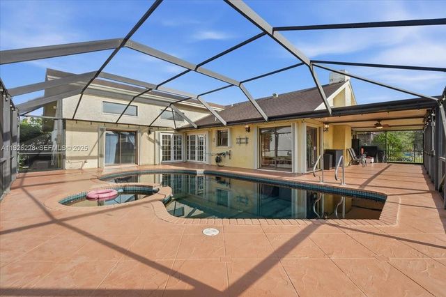 8213 Cassia Ter, Tamarac, FL 33321