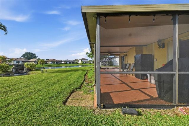 8213 Cassia Ter, Tamarac, FL 33321