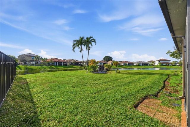 8213 Cassia Ter, Tamarac, FL 33321