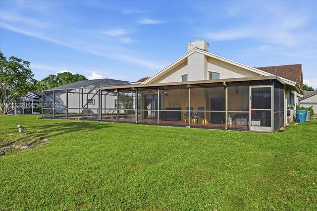 8213 Cassia Ter, Tamarac, FL 33321