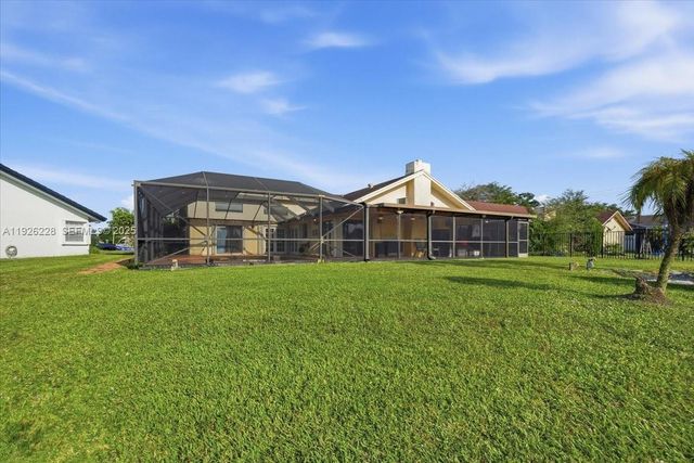 8213 Cassia Ter, Tamarac, FL 33321