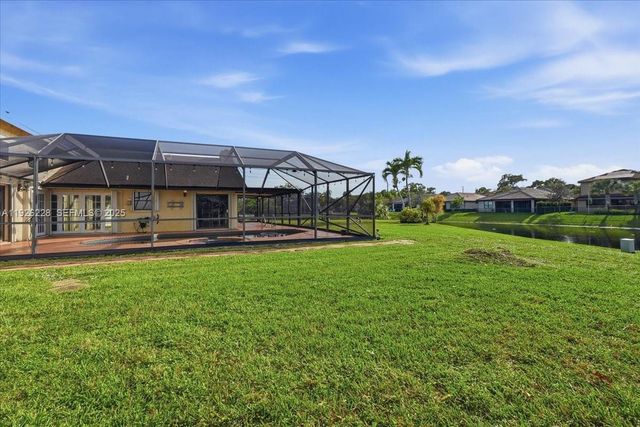 8213 Cassia Ter, Tamarac, FL 33321