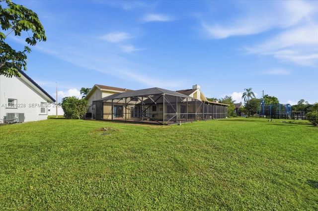 8213 Cassia Ter, Tamarac, FL 33321