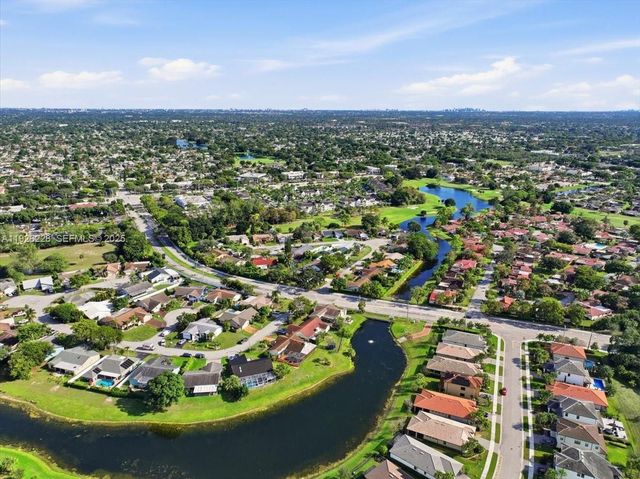 8213 Cassia Ter, Tamarac, FL 33321