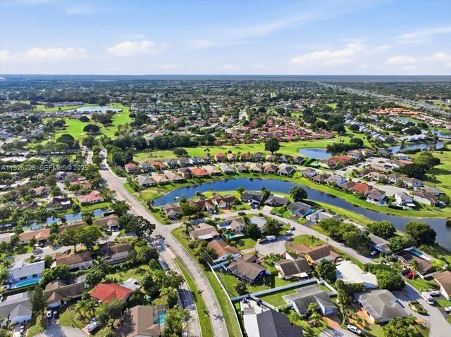 8213 Cassia Ter, Tamarac, FL 33321