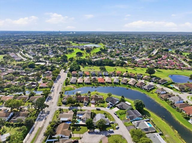 8213 Cassia Ter, Tamarac, FL 33321