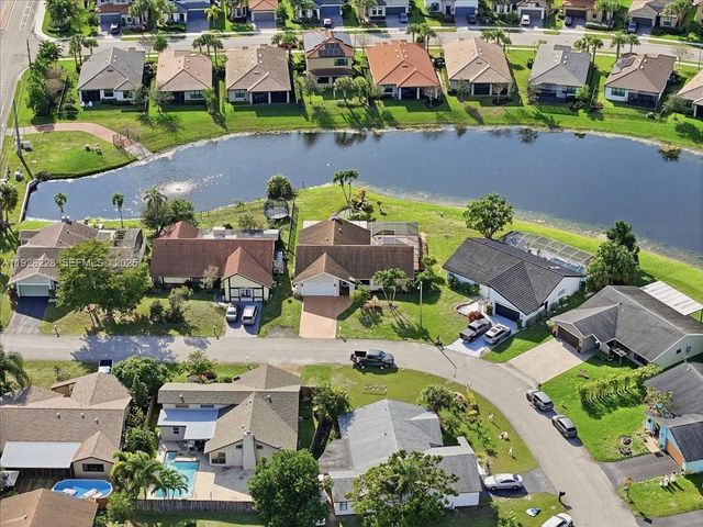 8213 Cassia Ter, Tamarac, FL 33321