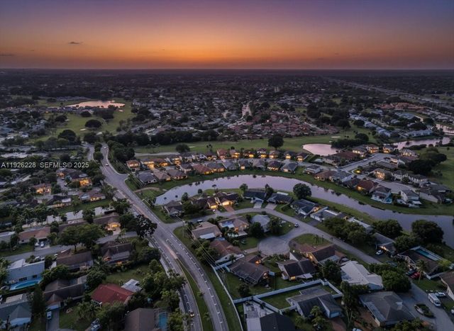 8213 Cassia Ter, Tamarac, FL 33321