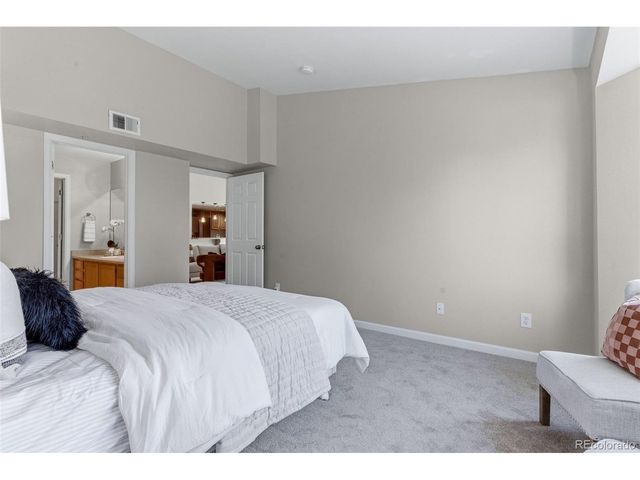 12304 W Cross Dr 7-301, Littleton, CO 80127