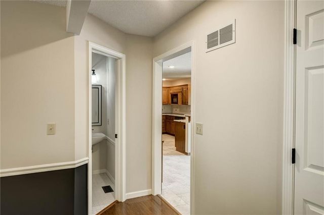 400 NW Tennyson Place, Lee's Summit, MO 64081