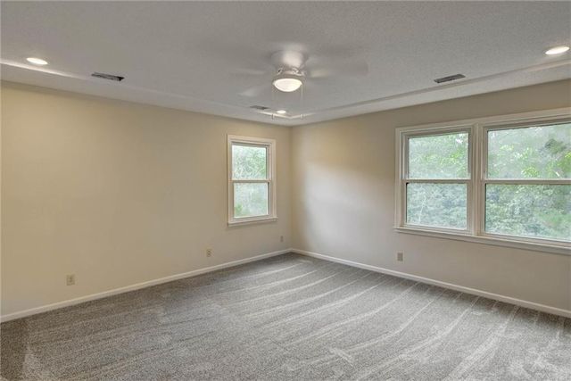 400 NW Tennyson Place, Lee's Summit, MO 64081