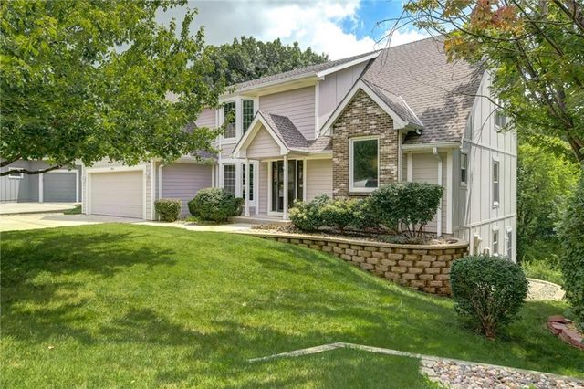 400 NW Tennyson Place, Lee's Summit, MO 64081