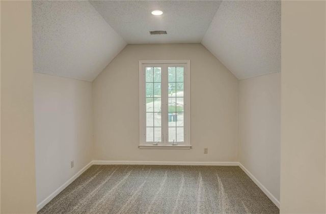 400 NW Tennyson Place, Lee's Summit, MO 64081