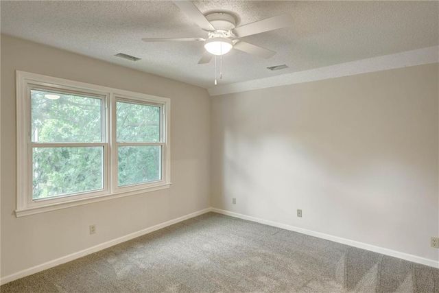 400 NW Tennyson Place, Lee's Summit, MO 64081