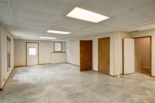 400 NW Tennyson Place, Lee's Summit, MO 64081